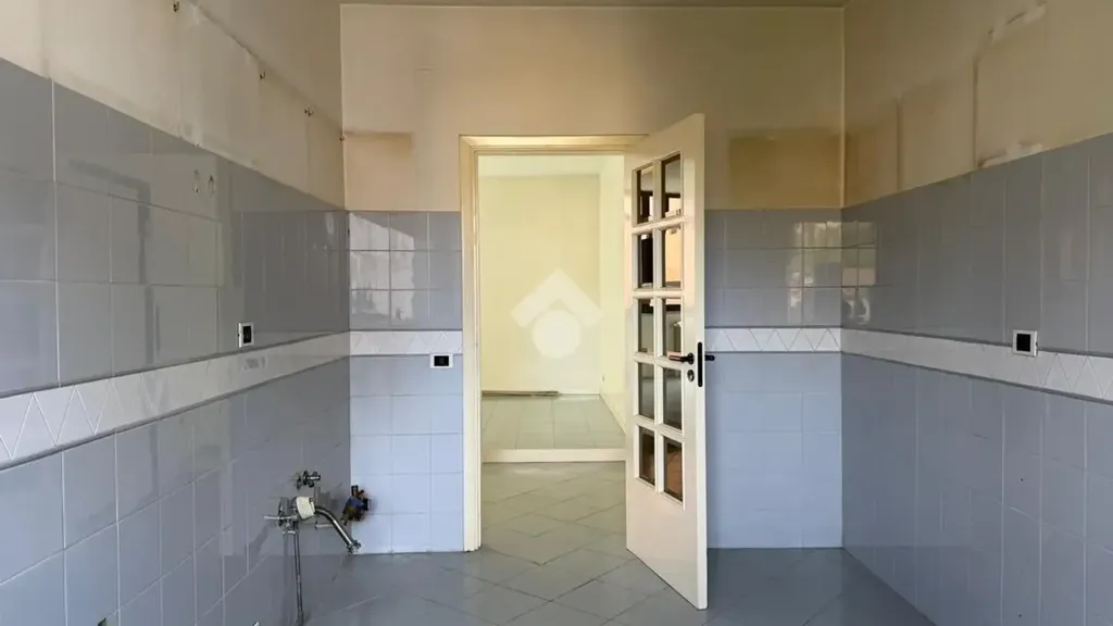 Entrée - Apartment with Balcony in Potenza