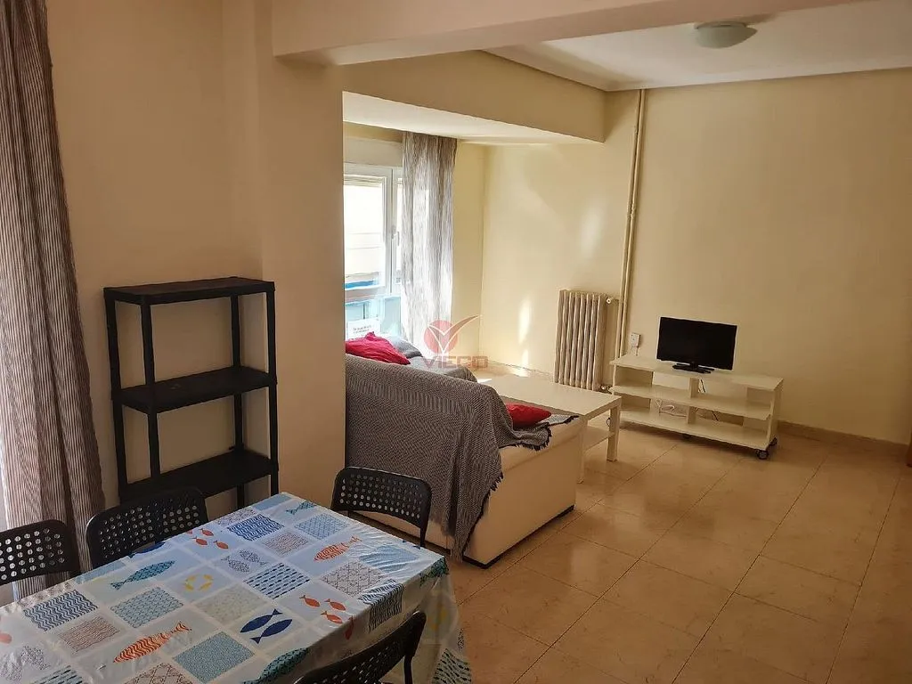 Salle à manger - Furnished Flat with Lift in City Centre