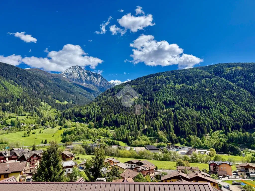 Trilocale with Balcony in Vezza d'Oglio
