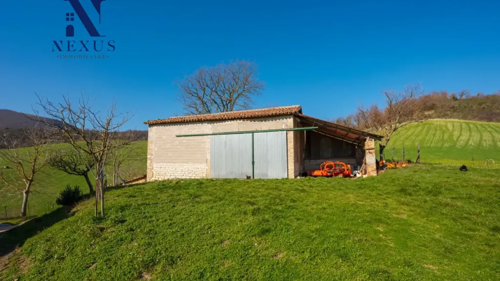 Aed - Rustic Farmhouse with River View in Sassoferrato