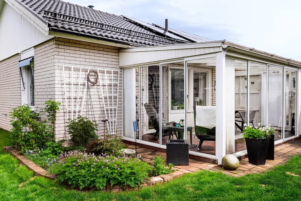 Terrass - Terraced House with Solar Panels in Årby