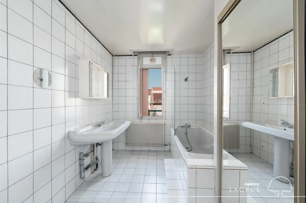 Vannitoad - Bright 4-Piece Apartment in Vichy