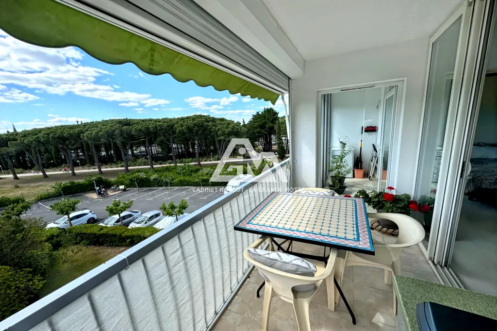 Rõdu - 2-Bedroom Apartment with Garden View in Hérault