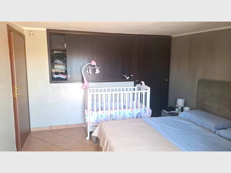 Camere da letto - Casa indipendente con giardino a Pomezia