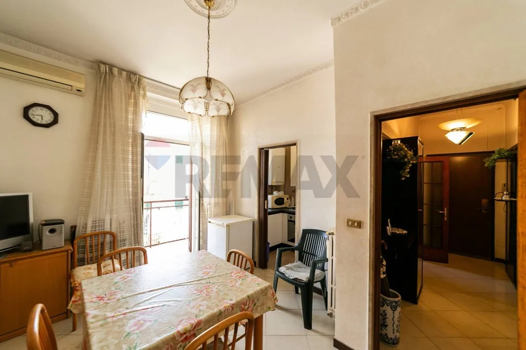 Salle à manger - Bright 3-Bedroom Apartment in Bari Centre