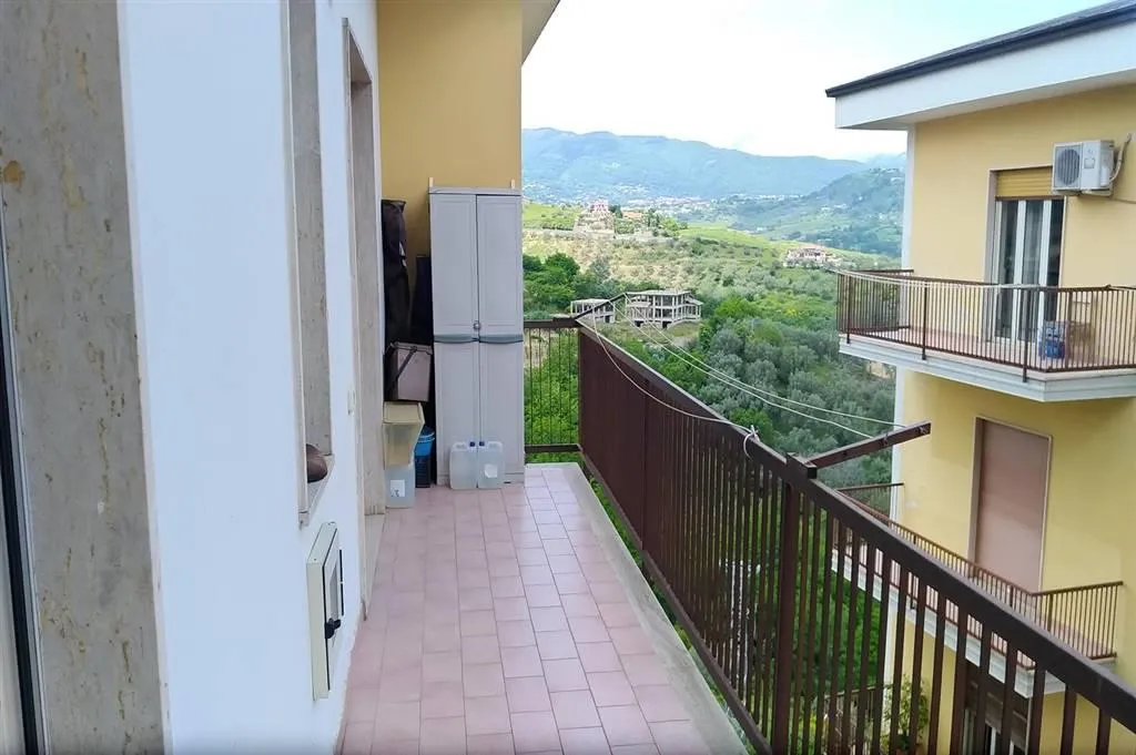 Balcone - Apartment with Balcony in Mendicino