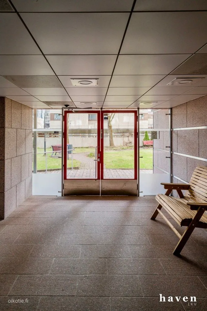 hallway_entrance