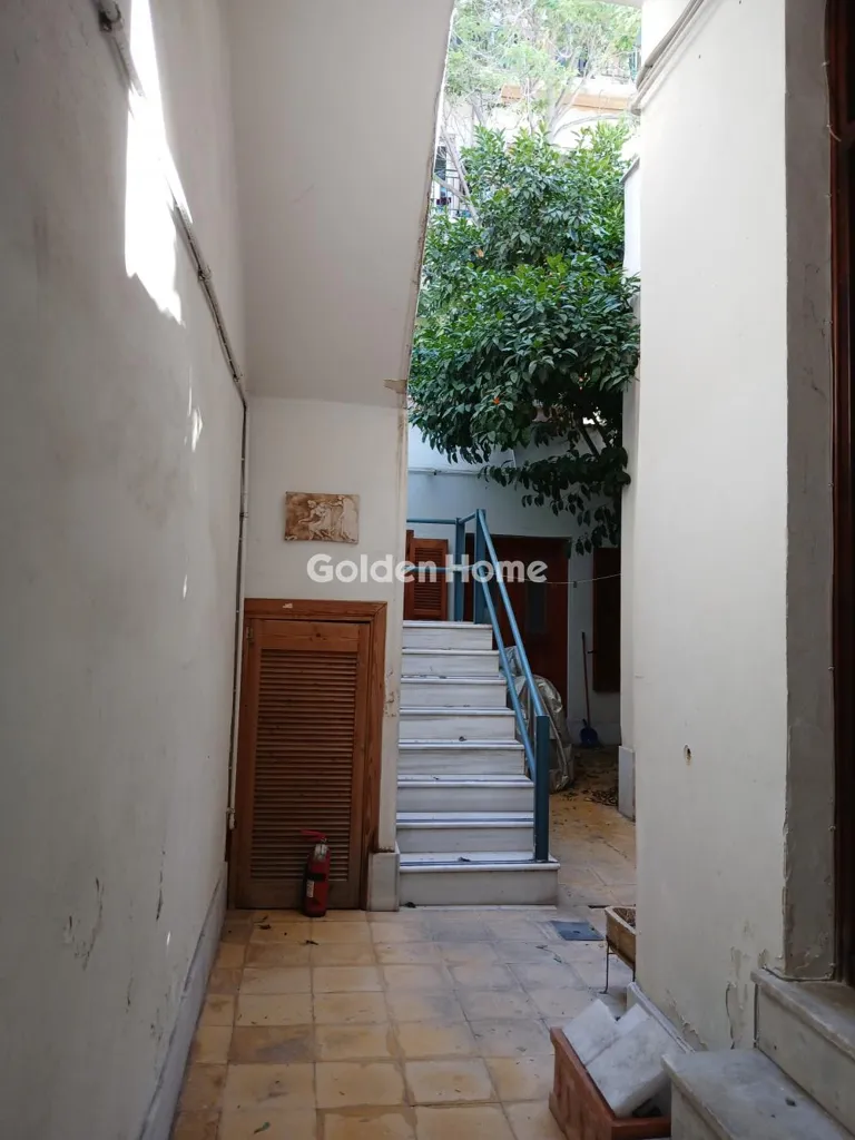 9-room apartment in GR