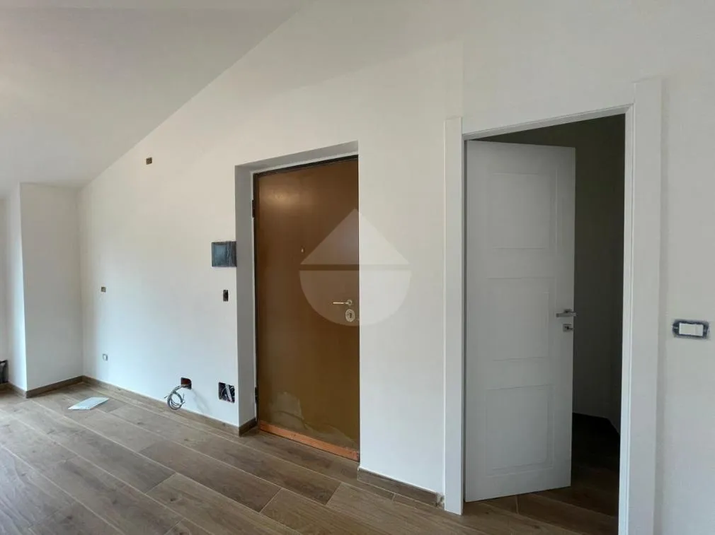 Séjour - Mansard Trilocale in Central Acri