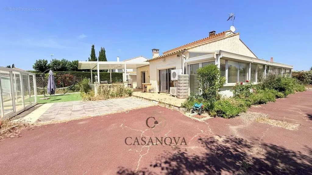 Välivaade - Villa with Studio and Garden in Marseillan