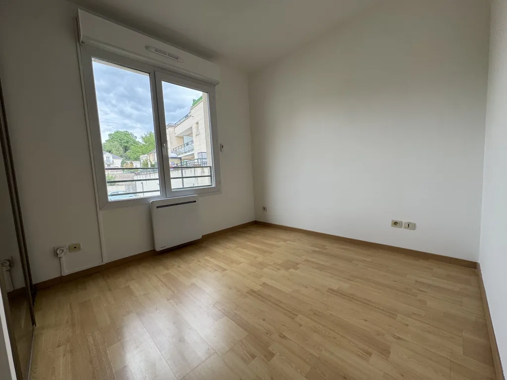 Toad - Flat with Balcony and Parking in Vémars