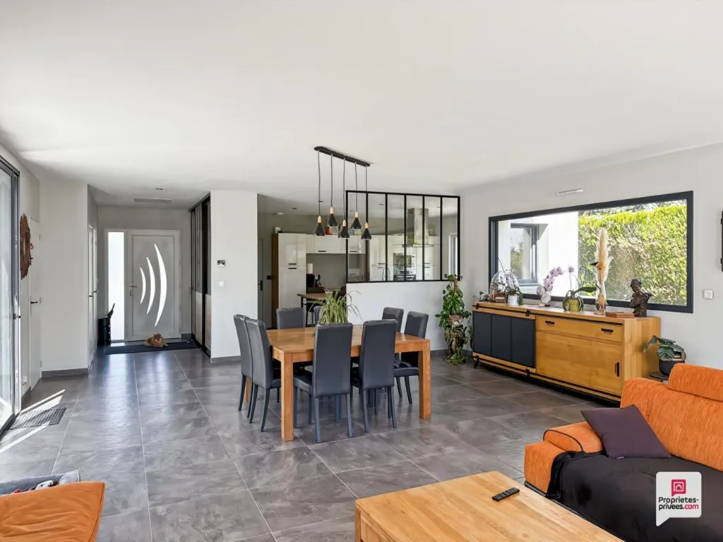 Söögituba - Newly Built House with Pool in Precigne