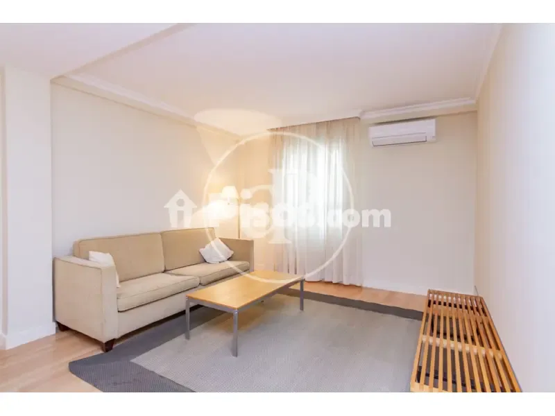 Soggiorno - Apartment with Garden Access in Jerónimos