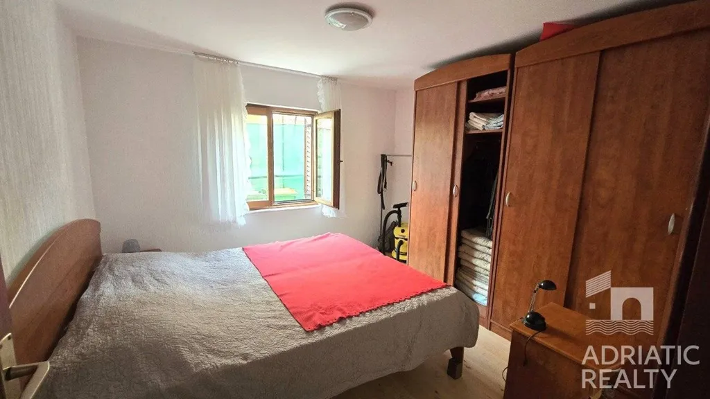 Magamistoad - Two-Bedroom Apartment with Terrace in Vodice