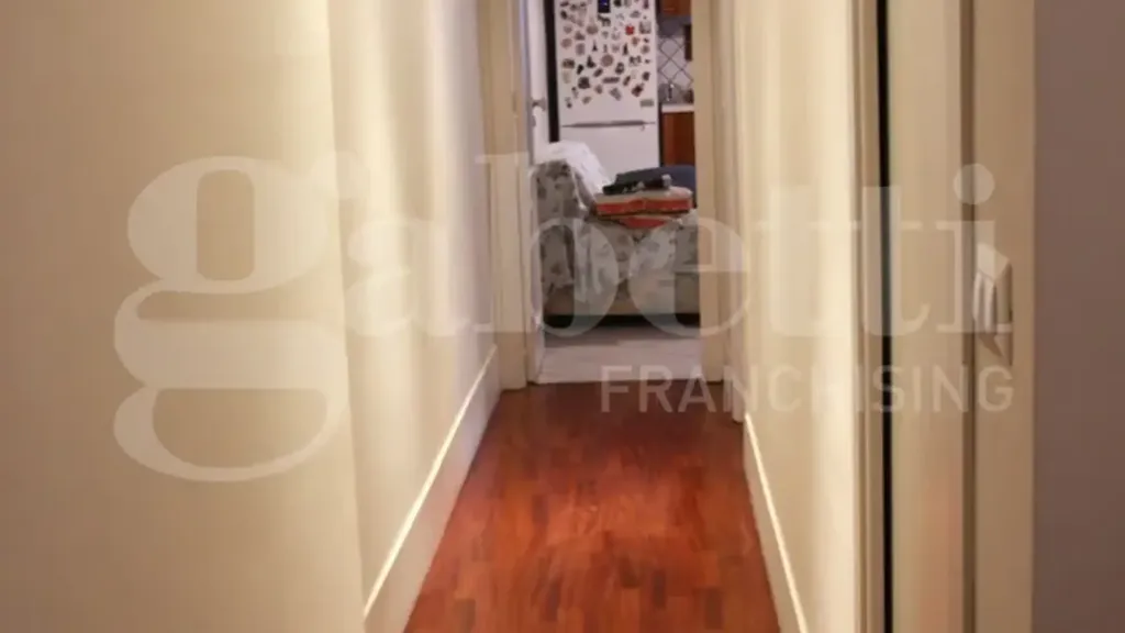 Esik - Refurbished Triplex with Balcony in Catania