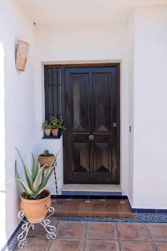 hallway_entrance