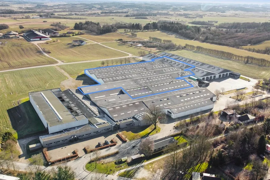 Vue aérienne - Warehouse with High Ceilings in Rural North Jutland