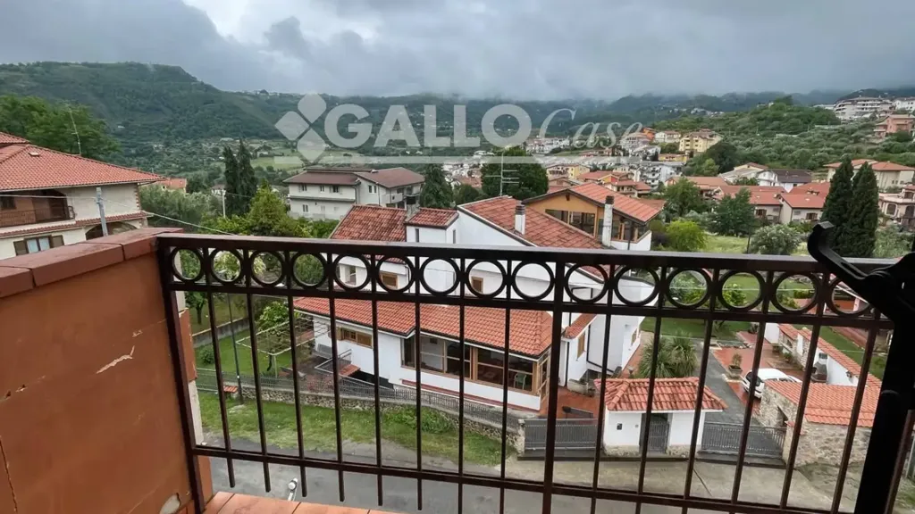 Balcon - Mansard Apartment with Balcony in Mendicino