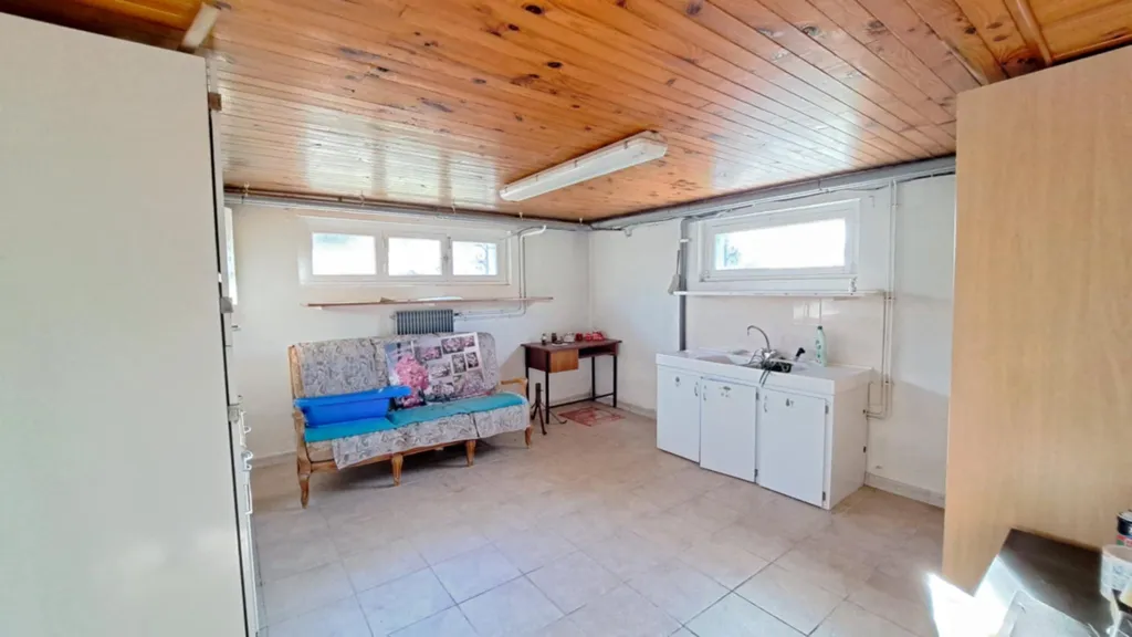 Buanderie - Maison d'Architecte avec Atelier à Proximité du Centre
