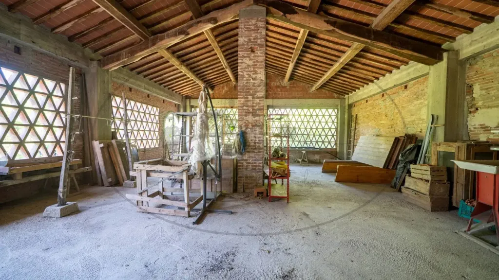 Toad - Rustic Farmhouse with Multiple Uses in Figline Valdarno
