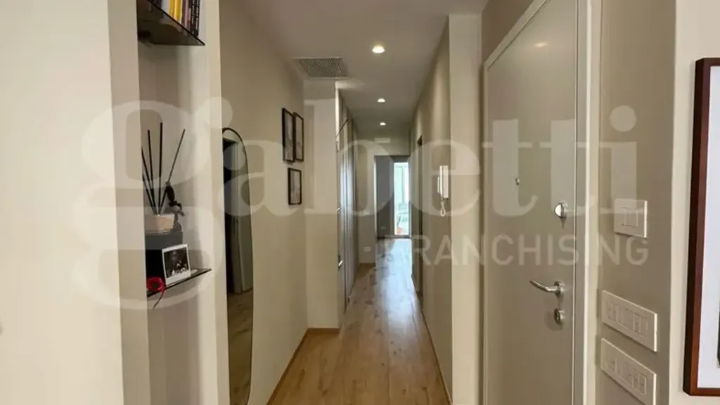 Esik - Modern 2-Bedroom Apartment in Bari Centre