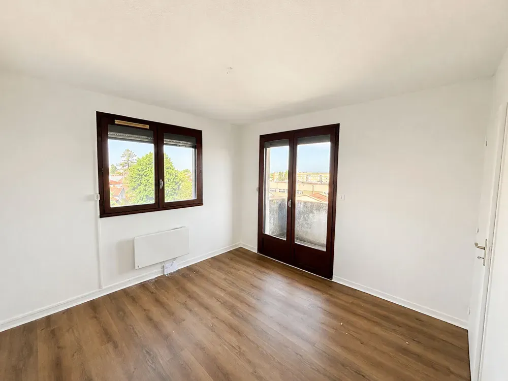 Stanze - Renovated 2-Bed Flat with Balcony in Montauban