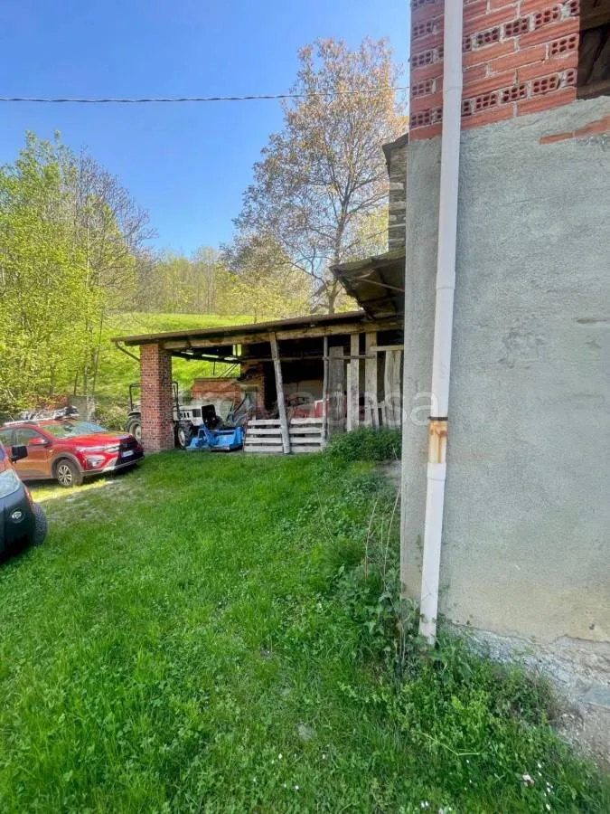 Aed - Rustic Property with Private Garden in Paesana