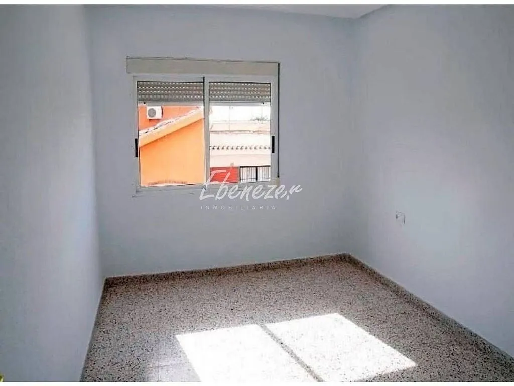 Pièces - Apartment with Balcony in Barrio Peral