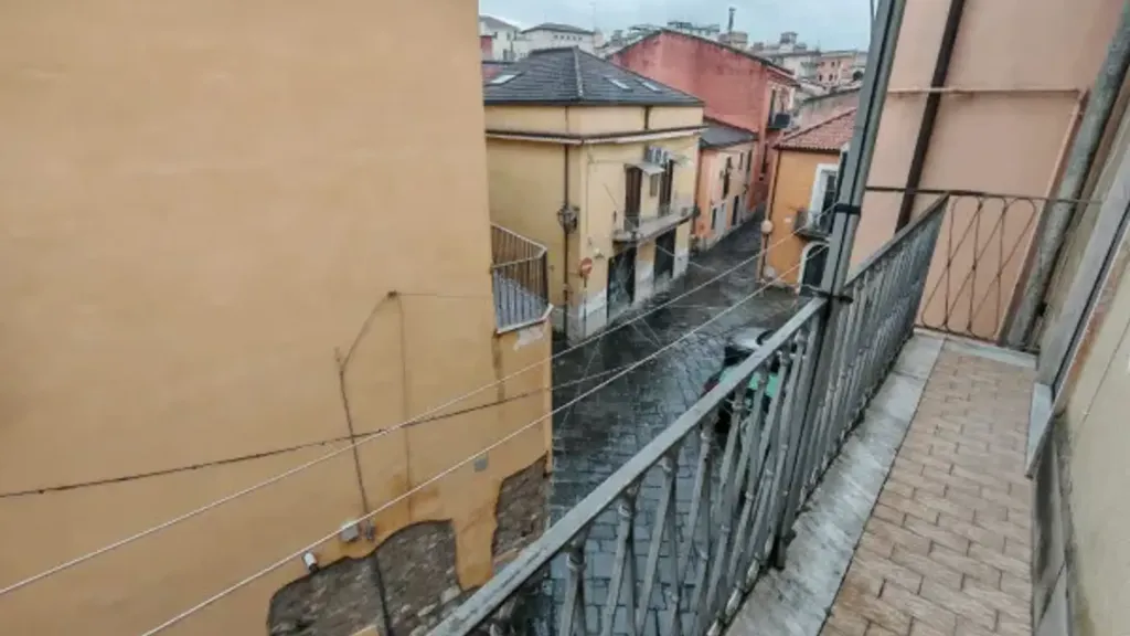 Balcon - Apartment with Balcony in Historic Triggio, Benevento