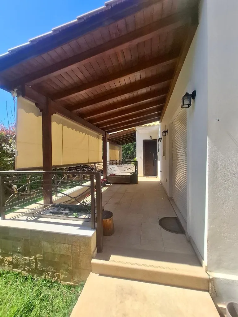 Terrazza - Detached House with Garden in Semi-Basement