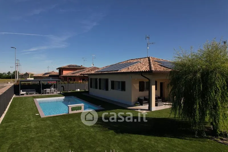 Piscine - Villa with Panoramic View in Voghera