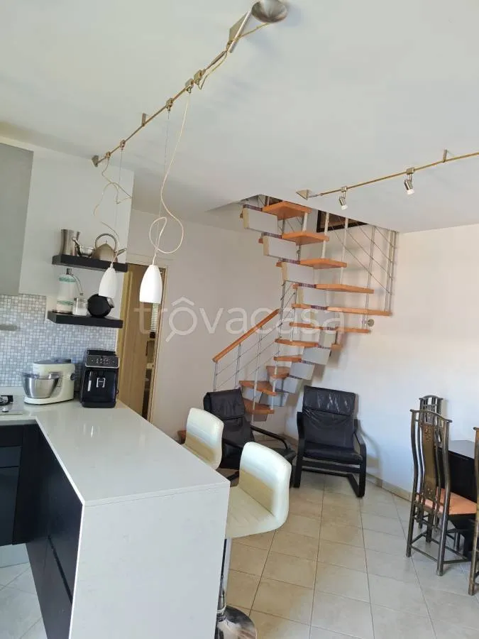 Cucina - Two-Level Apartment with Balcony in Borgo Santa Maria