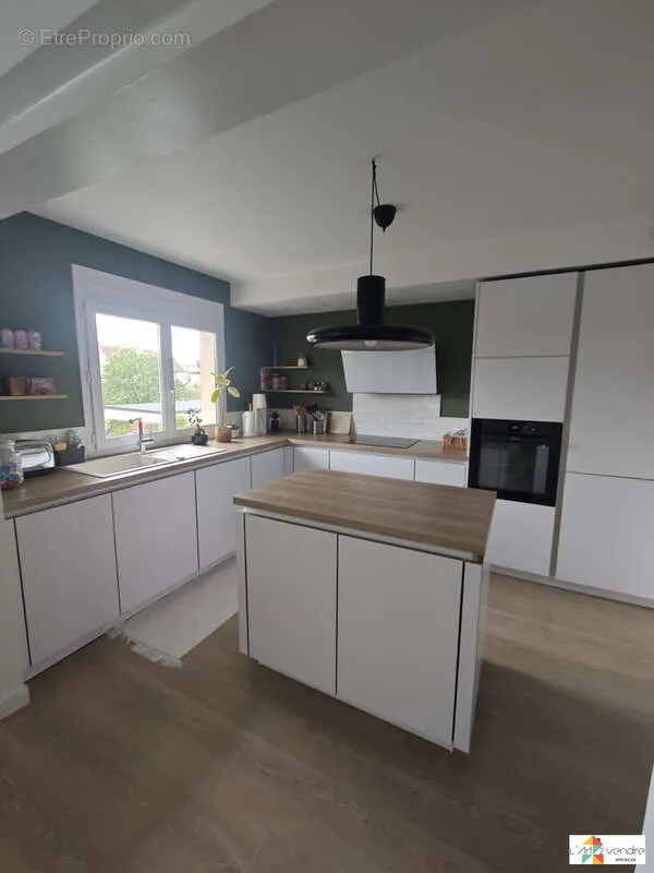 Cuisine - Maison Luxueuse avec Jardin à Pontault-Combault