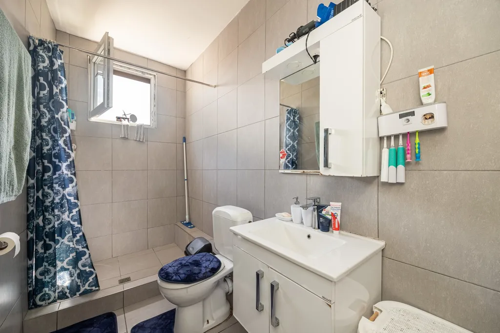 Bathrooms - Mixed-Use Investment Property in Antwerp