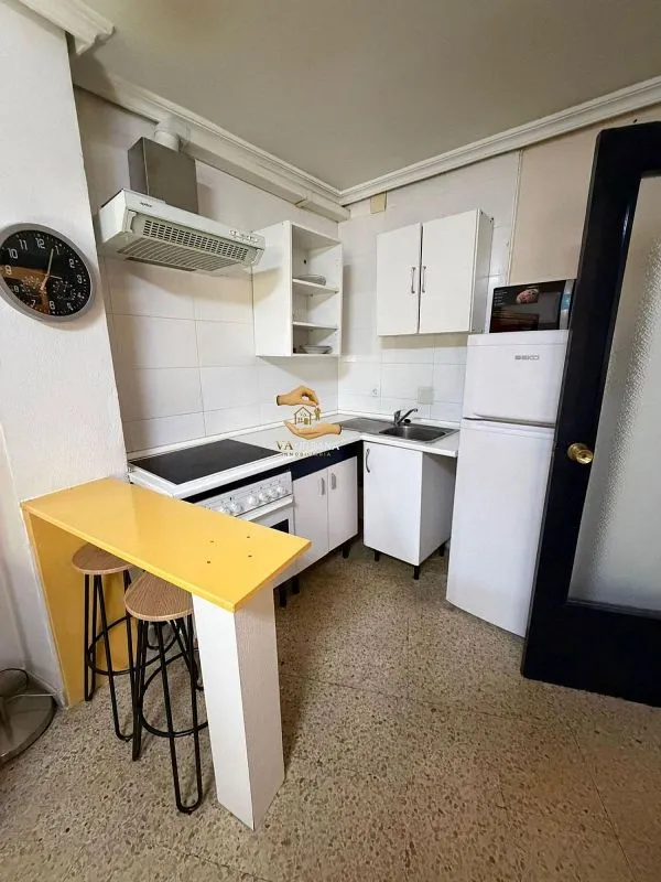 Cuisine - Modern Studio with Central Heating in Carmelitas