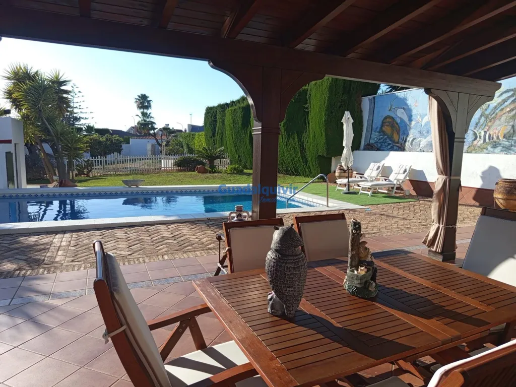 Pool - Independent Chalet with Pool in Cerros de Montequinto