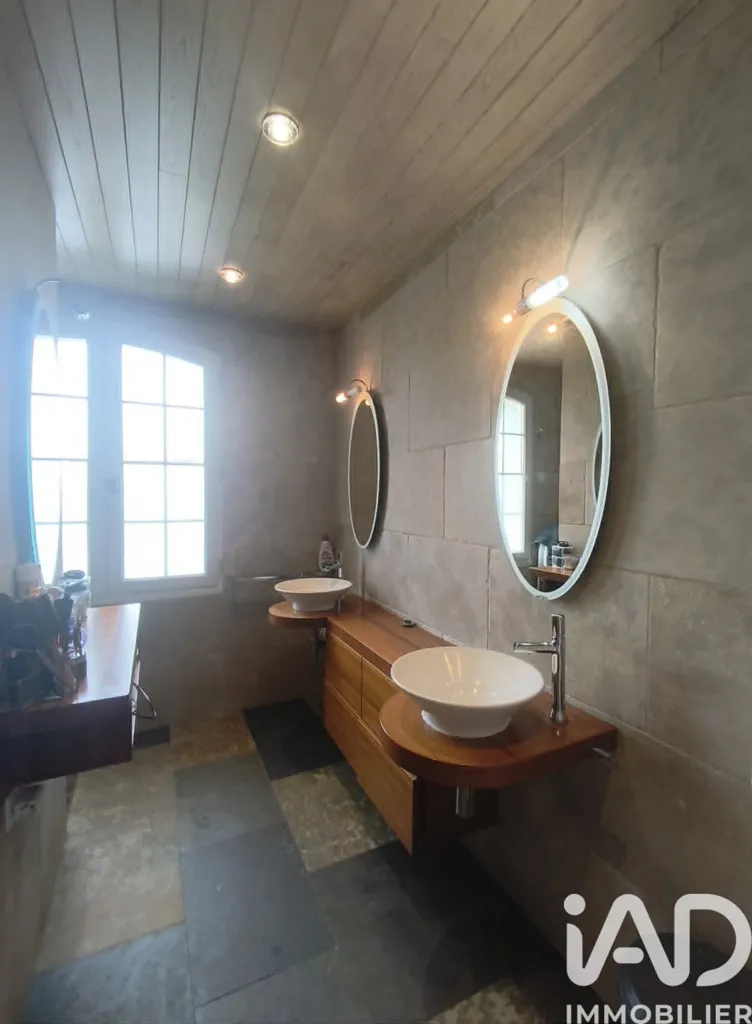 Bathrooms - Detached House with Pool in Essarts-en-Bocage
