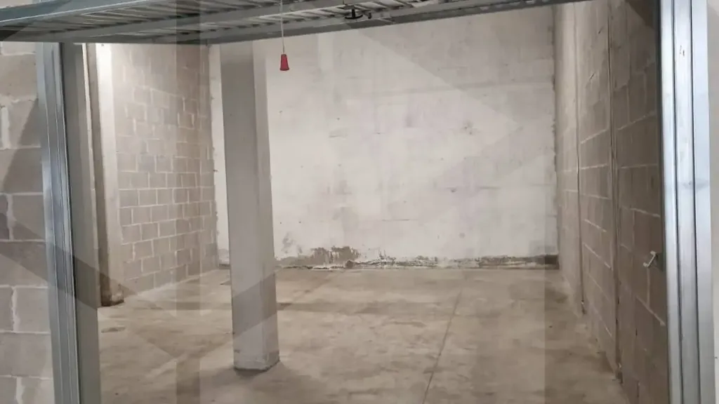 Pièces - Newly Constructed Garage in Central Ciampino