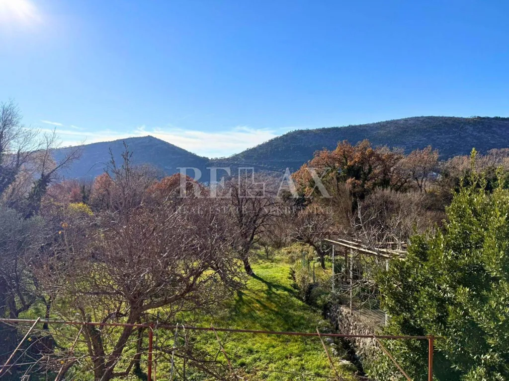 Giardino - Historic House with Garden in Bribir