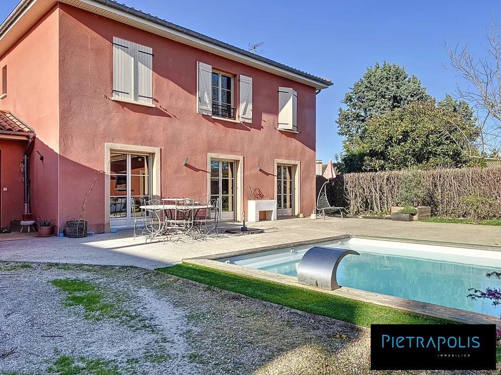 Bassein - Bastide-Style House with Pool in Civrieux