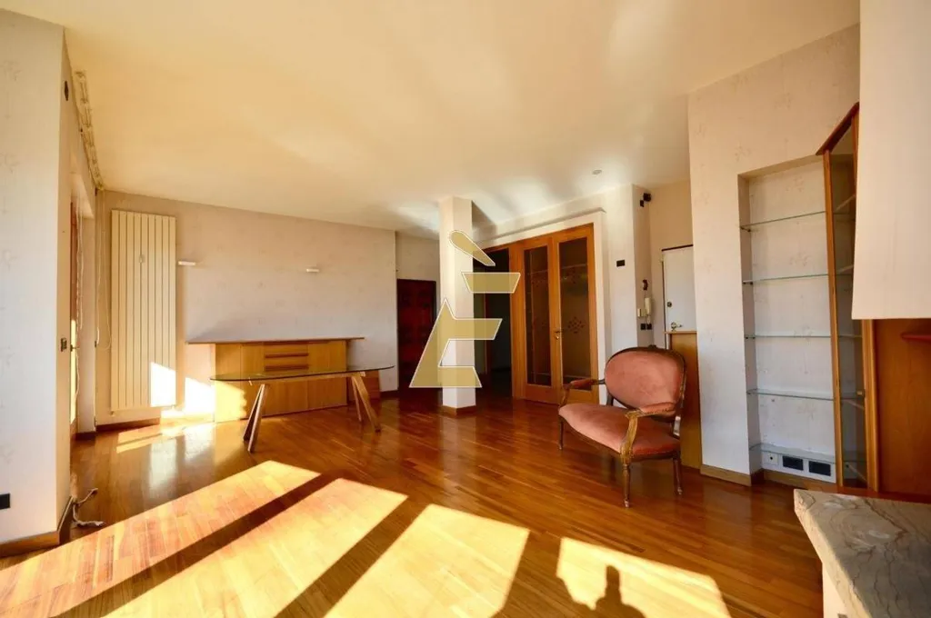 Elutuba - Penthouse with Panoramic View in Moncalieri