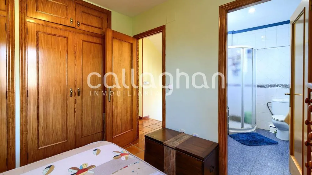 Bedrooms - Luxury Detached House with Pool in Paterna