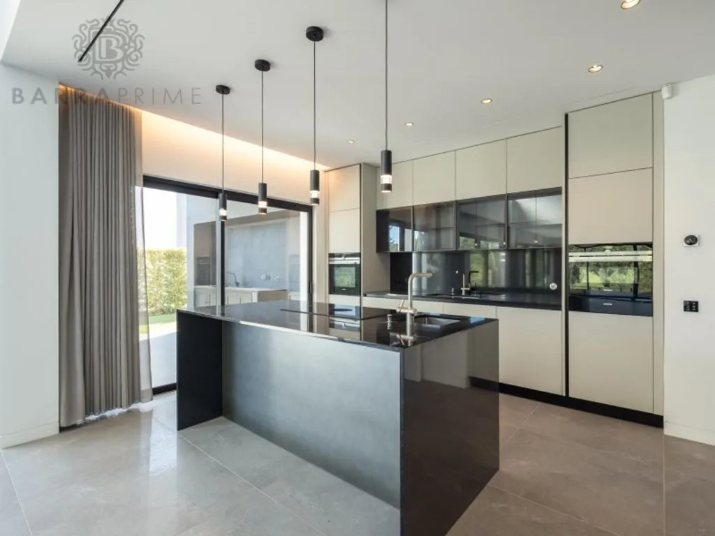 Kitchen - Contemporary Villa with Golf View in Vilamoura
