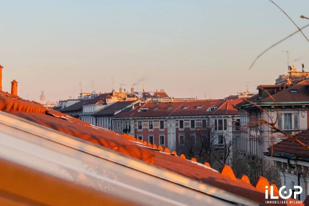 Luxury Flat with Double Exposure in Milan