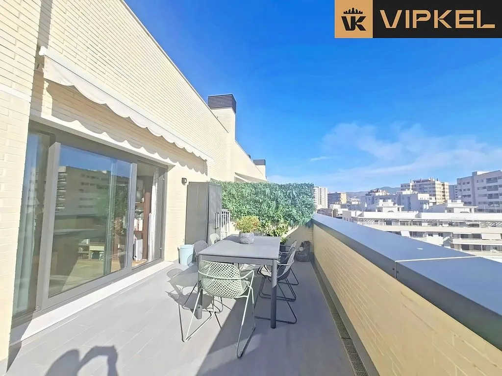 Balcon - Penthouse with Pool in Málaga's Perchel