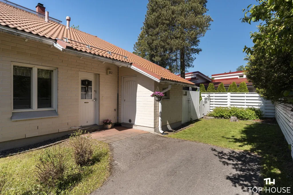 Esterno - Spacious Apartment with Garden in Tikkurila, Vantaa