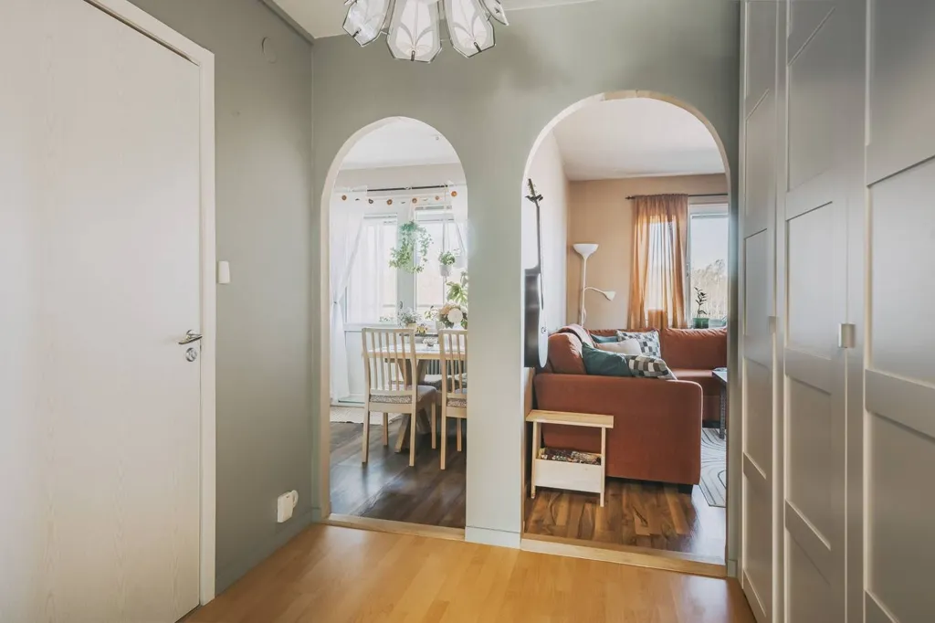 Hallway - Spacious 1-Bedroom Flat with Balcony in Lidköping