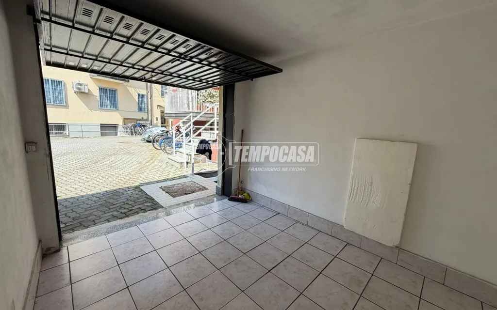 Garage - Central Parking Box in Bareggio