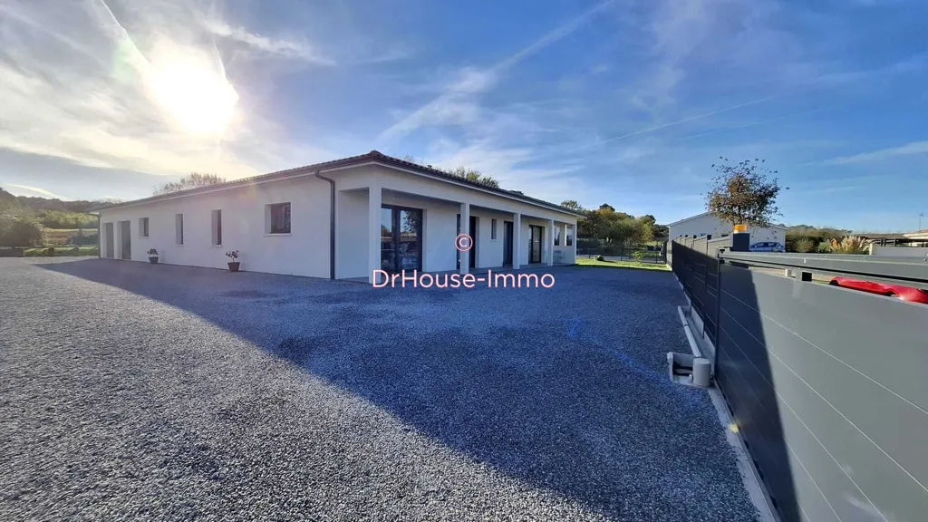 Extérieur - Villa Contemporaine avec Terrasse à Casteljaloux
