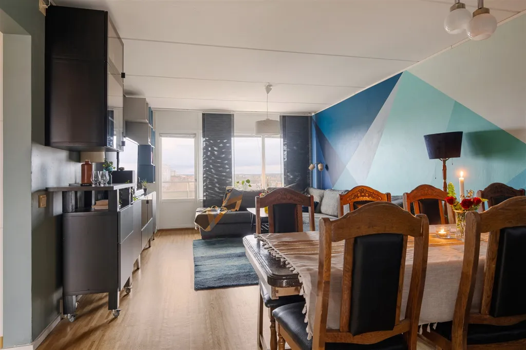 Söögituba - Spacious Apartment with Balcony in Söderby